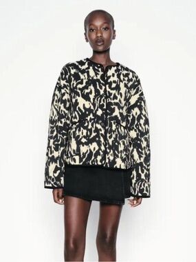 ZARA ANIMAL PRINT BUTTON PUFFER QUILTED JACKET / BLACK CREAM / SIZE SMALL